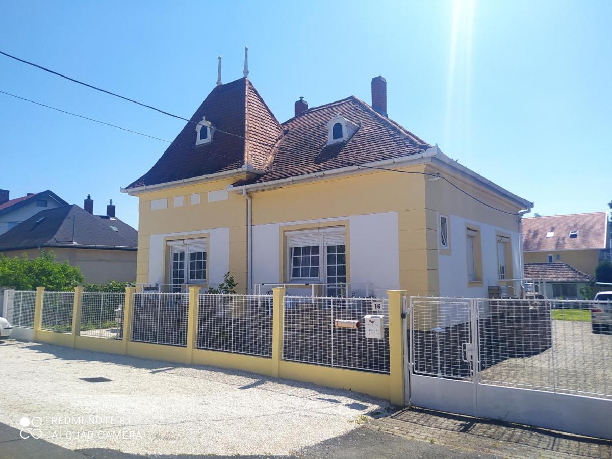 Villa Vanilia Keszthely Exterior photo